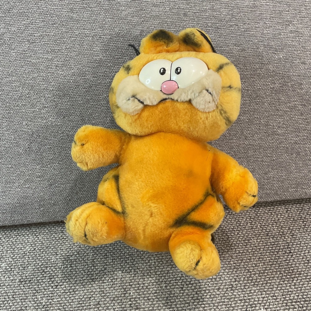 Vintage Dakin Garfield Plush 1981 United Feature Syndicate Orange Cat Toy 10"